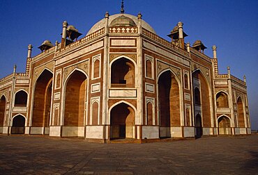 INDIA  Delhi Tomb of the Emperor Humayun built in the 16th century in Mughal architectural style.