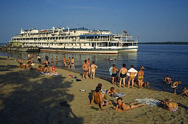 RUSSIA  River Volga Ferry and bathers