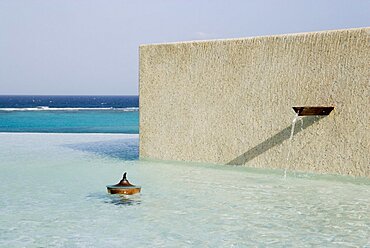 WEST INDIES St Vincent & The Grenadines Canouan Fountain at raffles Resort