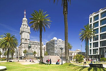 URUGUAY  Montevideo Plaza Independencia with Palacio Salvo in the background. Latin America Uruguay South America Travel Tourism Holidays Montevideo Urban Palacio Salvo Landmark American Hispanic Latino