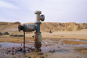 Hot water artesian well. Entorno, Middle East North Africa, Africa