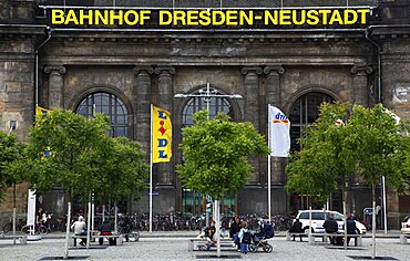 Germany, Saxony, Dresden, Exterior of the new train station, Bahnhof Neustadt, in Schlesischer platz