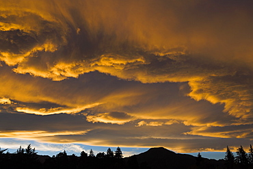 Spectacular sunset above the town of Hanmer Springs, South Island, New Zealand, Pacific