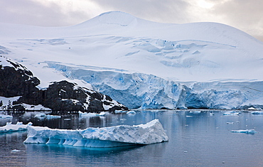 Icebergs and mountains in the Antarctic Peninsula, Antarctica, Polar Regions
