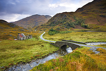 Abandoned cottage near Kinloch Hourn in the Highlands, Scotland, United Kingdom, Europe