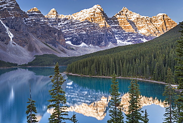 Moraine Lake and the Valley of the Ten Peaks, Rockies, Banff National Park, UNESCO World Heritage Site, Alberta, Canada, North America