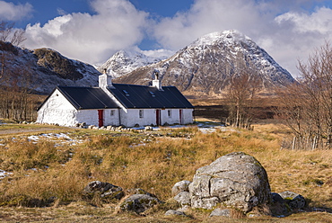 Crofters Cottage on Rannoch Moor, with the famous Buachaille Mor mountain in the background, Scottish Highlands, Scotland, United Kingdom, Europe