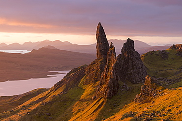 Sunrise over the Old Man of Storr on the Isle of Skye, Inner Hebrides, Scotland, United Kingdom, Europe