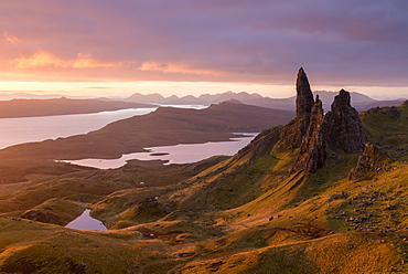 Sunrise over Old Man of Storr on the Isle of Skye, Inner Hebrides, Scotland, United Kingdom, Europe