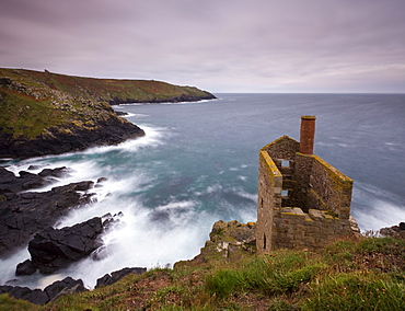 Abandoned tin mine engine house on the clifftops at Botallack, UNESCO World Heritage Site, near St. Just, Cornwall, England, United Kingdom, Europe