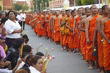 Monks in mourning parade for the late King Sihanouk outside Royal Palace, Phnom Penh, Cambodia, Indochina, Southeast Asia, Asia