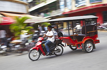 Tuk-tuk driver, Phnom Penh, Cambodia, Indochina, Southeast Asia, Asia