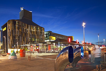 Bars and restaurants on North Wharf in Wynyard Quarter, Auckland, North Island, New Zealand, Pacific