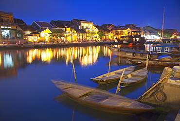 Boats on Thu Bon River at dusk, Hoi An, UNESCO World Heritage Site, Quang Nam, Vietnam, Indochina, Southeast Asia, Asia