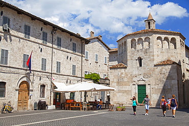 Baptistry of San Giovanni in Piazza Arringo, Ascoli Piceno, Le Marche, Italy, Europe