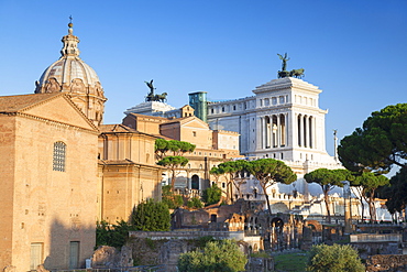 Roman Forum, UNESCO World Heritage Site, and National Monument to Victor Emmanuel II, Rome, Lazio, Italy, Europe