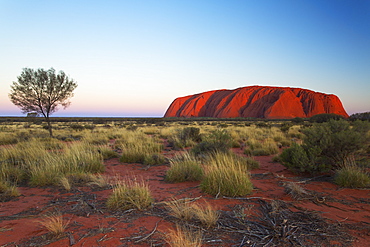 Uluru, UNESCO World Heritage Site, Uluru-Kata Tjuta National Park, Northern Territory, Australia, Pacific