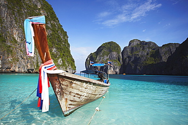 Long tail boat, Ao Maya, Ko Phi Ph Leh, Krabi Province, Thailand, Southeast Asia, Asia