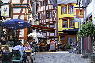 Outdoor restaurants in Fischmarkt, Limburg, Hesse, Germany, Europe