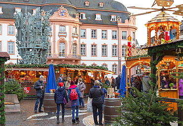 Christmas Market in Schillerplatz, Mainz, Rhineland-Palatinate, Germany, Europe