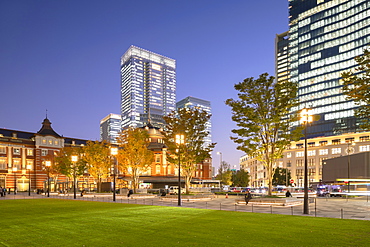 Tokyo Station and skyscrapers of Marunouchi at dusk, Tokyo,, Honshu, Japan, Asia