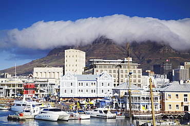 Victoria and Alfred Waterfront with Table Mountain in background, Cape Town, Western Cape, South Africa, Africa