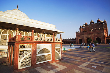 Tomb of Shaikh Salim Chishti in Jama Masjid, Fatehpur Sikri, UNESCO World Heritage Site, Uttar Pradesh, India, Asia