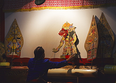 Wayang kulit (leather puppet) performance, Yogyakarta, Java, Indonesia, Southeast Asia, Asia