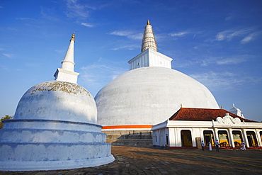 Ruvanvelisaya Dagoba, Anuradhapura, UNESCO World Heritage Site, North Central Province, Sri Lanka, Asia