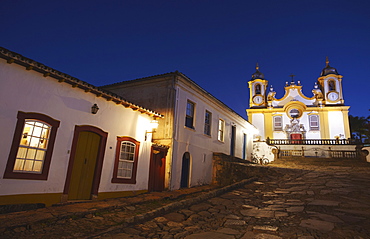 Colonial houses and Matriz de Santo Antonio Church at dusk, Tiradentes, Minas Gerais, Brazil, South America 