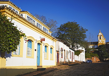 Colonial buildings and Matriz de Santo Antonio Church, Tiradentes, Minas Gerais, Brazil, South America 