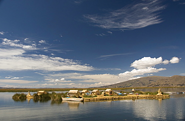 The floating islands of the Uros people, Lake Titicaca, Peru, South America