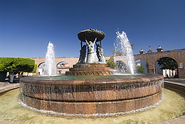 Fuente Las Tarasca, a famous fountain, Morelia, Michoacan, Mexico, North America