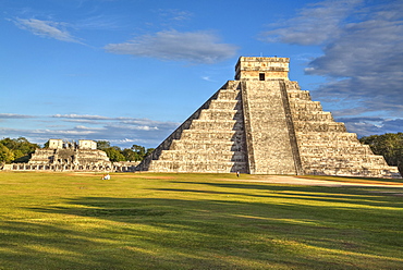 El Castillo (Pyramid of Kulkulcan), Chichen Itza, UNESCO World Heritage Site, Yucatan, Mexico, North America