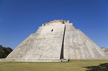 Pyramid of the Magician, Uxmal, Mayan archaeological site, UNESCO World Heritage Site, Yucatan, Mexico, North America