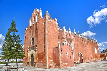 Iglesia de la Santisima Virgen de la Asuncion, built late 16th century, Temozon, Yucatan, Mexico, North America