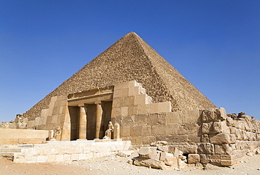 Mastaba of Seshemnufer IV dating from the late Fifth Dynasty, and Great Pyramid of Cheops, The Giza Pyramids, UNESCO World Heritage Site, Giza, Egypt, North Africa, Africa