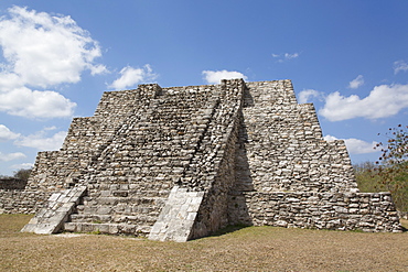 Northwest Temple, Mayan Ruins, Mayapan Archaeological Site, Yucatan, Mexico, North America