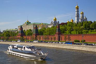 Tour Boat on Moscow River, The Kremlin, UNESCO World Heritage Site, Moscow, Russia, Europe