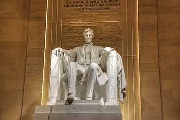 Evening, Statue of Abraham Lincoln, Lincoln Memorial, Washington D.C., United States of America, North America