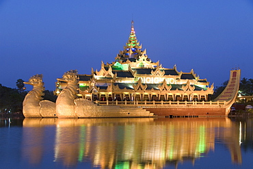 Karaweik Barge in the late evening, Kandawgyi Lake, Yangon (Rangoon), Myanmar (Burma), Asia