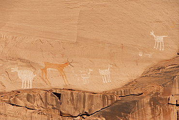 Canyon de Chelly National Monument, Antelope House Ruins, Colorful Rock Art Paintings, Arizona, United States of America, North America