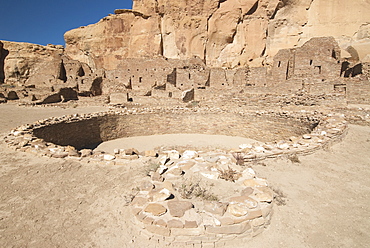 Chaco Culture National Historic Park, World Heritage Site, Pueblo Bonito, kiva (foreground), UNESCO World Heritage Site, New Mexico, United States of America, North America