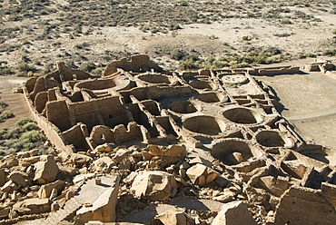 Chaco Culture National Historic Park, World Heritage Site, Pueblo Bonito, kiva (foreground), UNESCO World Heritage Site, New Mexico, United States of America, North America