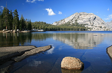 Looking east across Tenaya Lake in the heart of Tuolumne Valley, Sierra Nevada mountains, California, United States of America