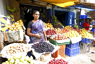 Fruit shop in the market, Madurai, Tamil Nadu, India, Asia