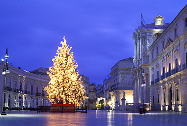 Duomo Square at Christmas, Ortygia, Siracusa, Sicily, Italy, Europe