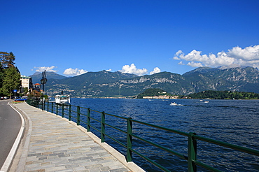 Sidewalk along Como Lake, Lombardy, Italian Lakes, Italy, Europe