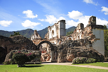 Ruins of the Church of La Recoleccion, destroyed by earthquake in 1700s, Antigua, Guatemala, Central America