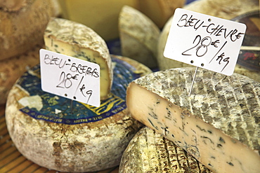 Cheese on market stall, Cours Massena, Old Town, Vieil Antibes, Antibes, Cote d'Azur, French Riviera, Provence, France, Europe